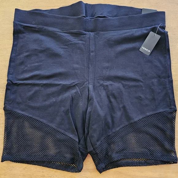 Fishnet Short - Picture 1 of 4